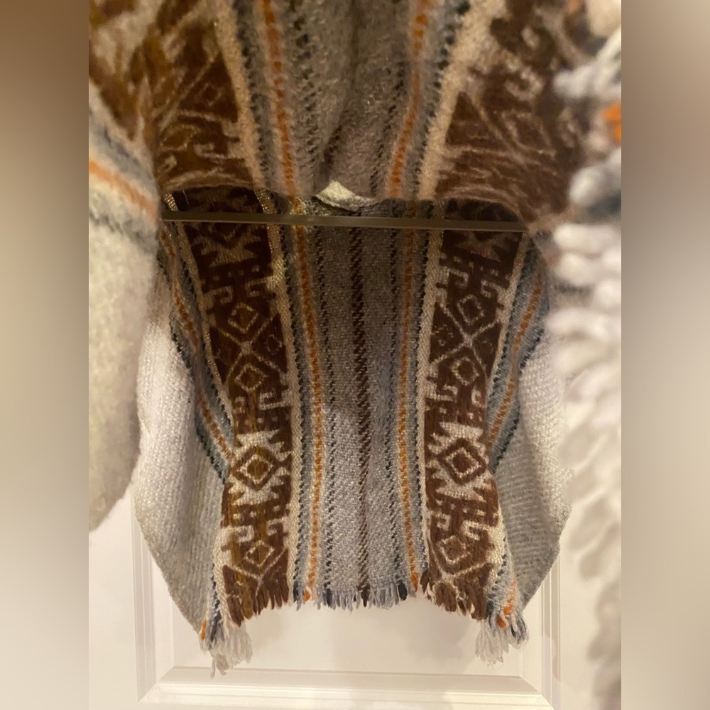 Poncho Hoodie No Size Grey w/Aztec Designs Handcrafted Button V-neck Closure - Picture 5 of 5
